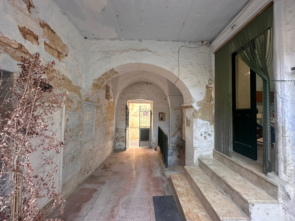 1724-VC - Muro Leccese - Abitazione indipendente con volte a stella 