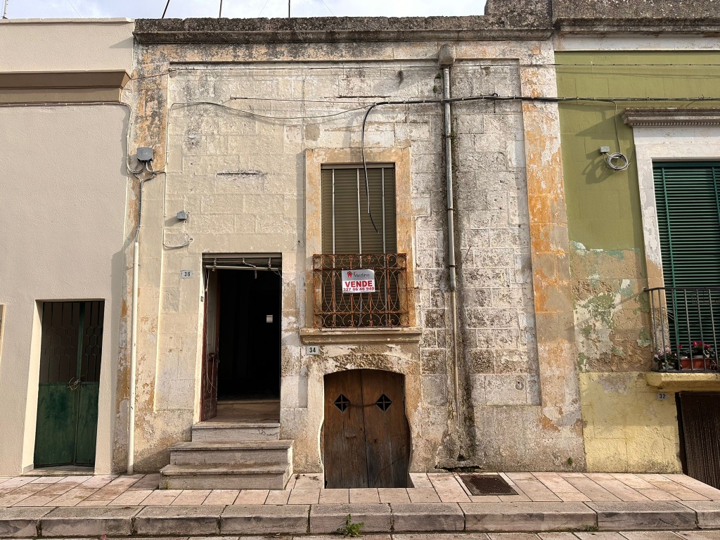 1925-VC - Muro Leccese - Abitazione indipendente con scoperto