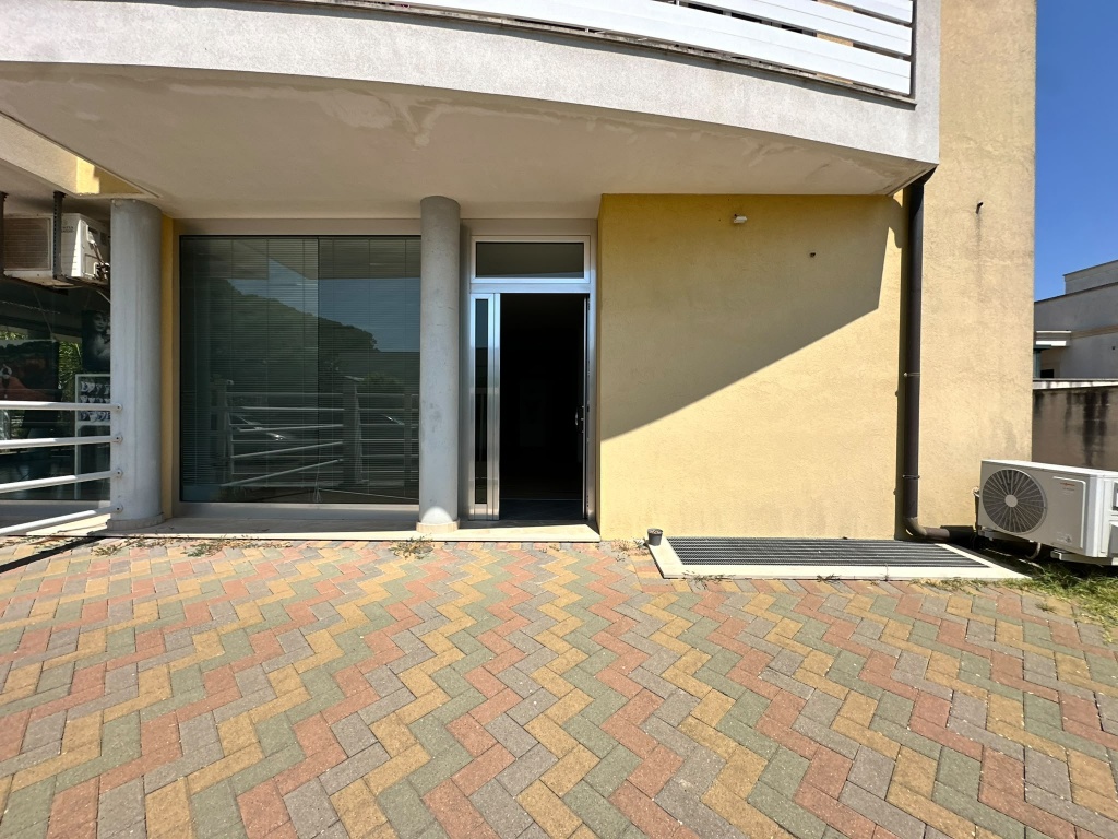 1326-ALC - Muro Leccese - Affitto Locale commerciale 